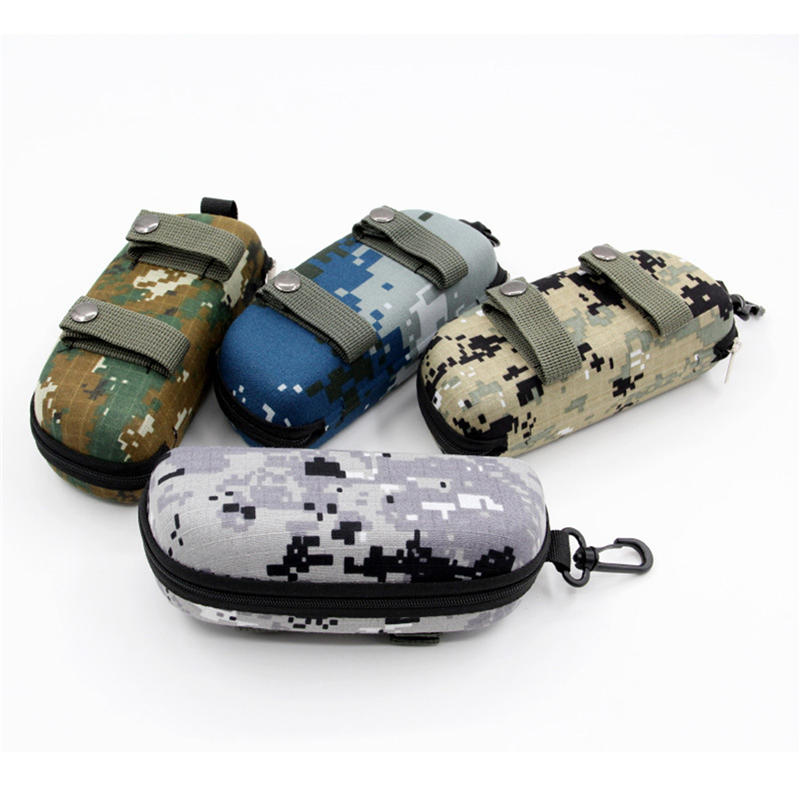 Sports Equipment Cabinet - Camouflage brillendoos met haak en ritssluiting